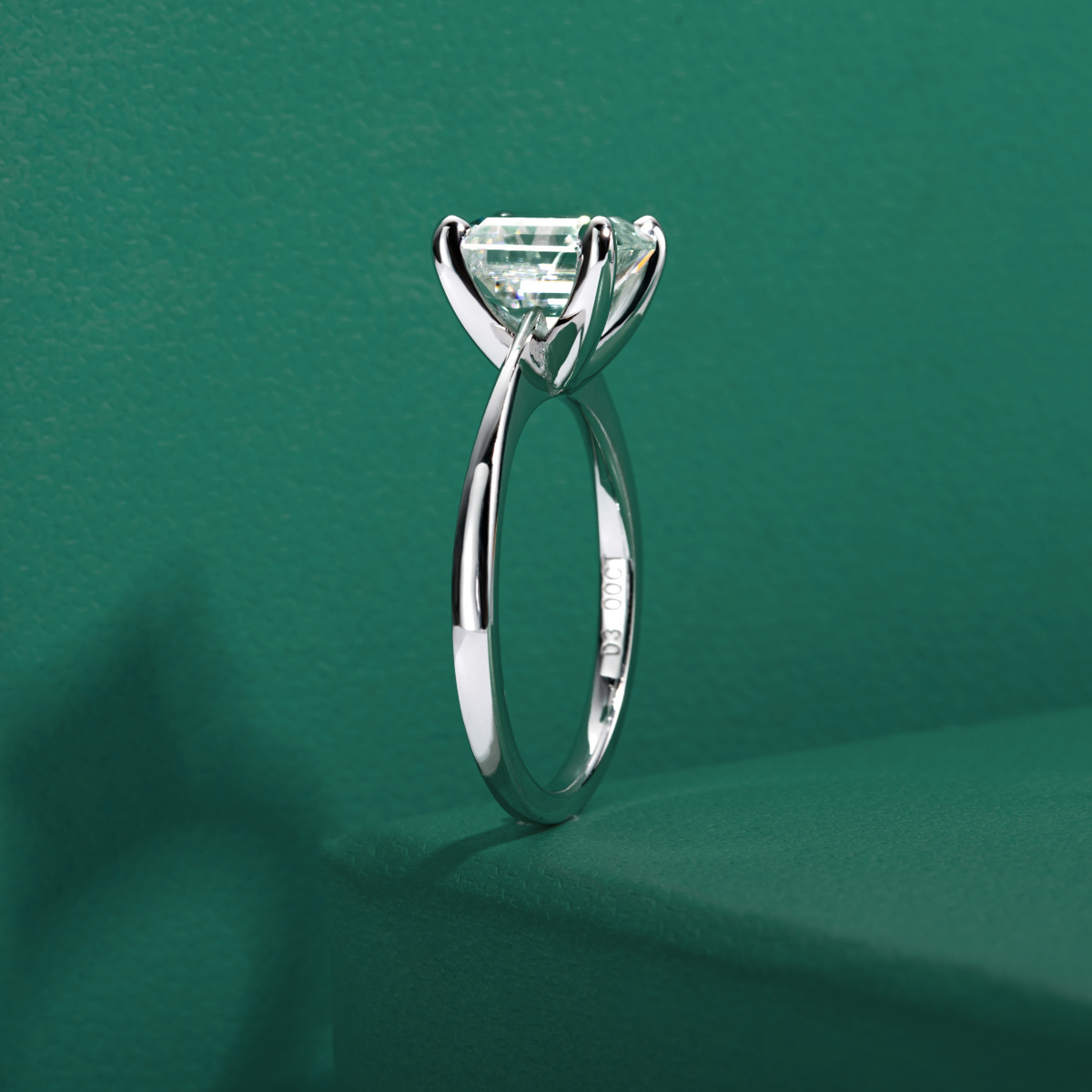 Anel Solitário Aisling com Moissanite – Ouro Branco 18k