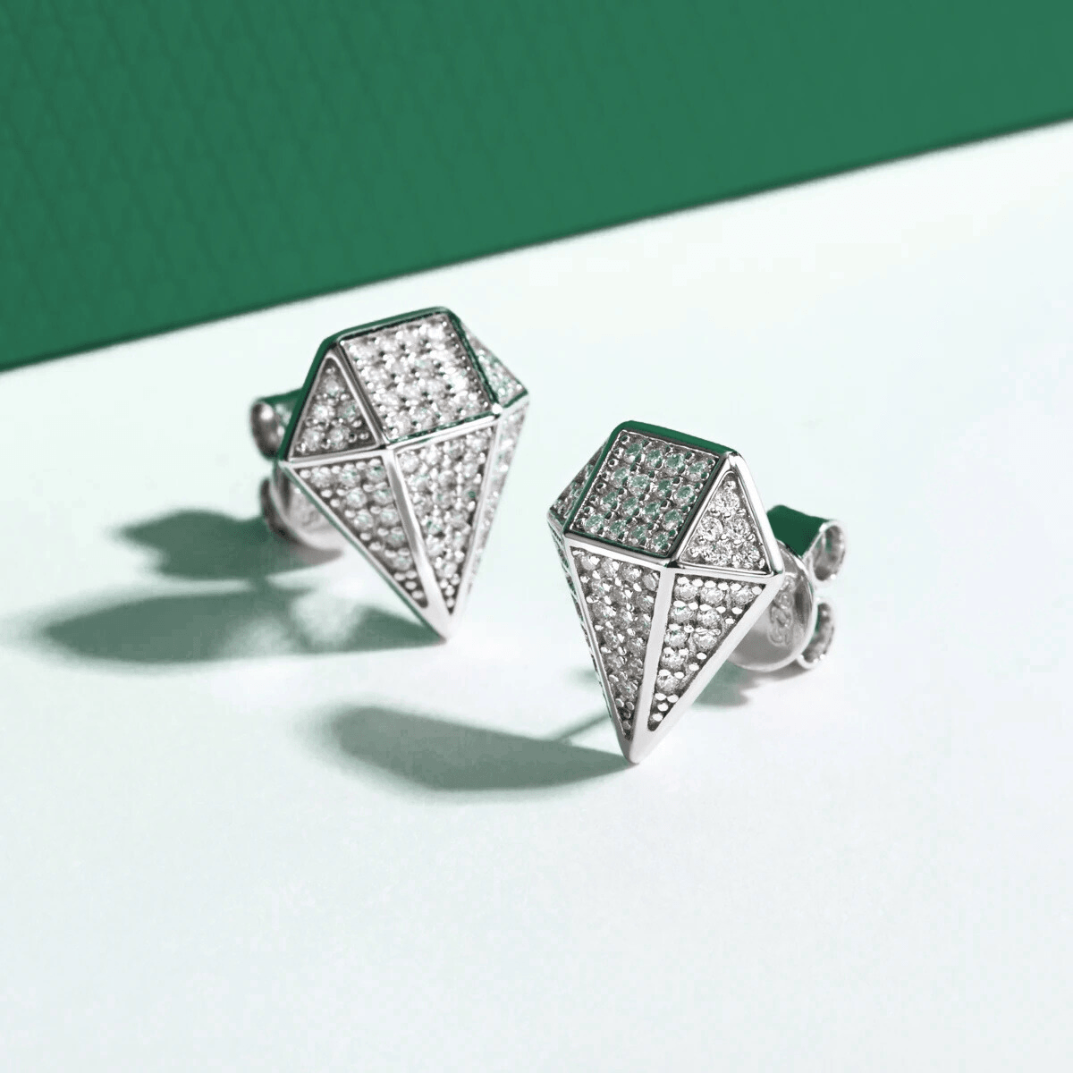 Brinco Prisma com Moissanite – Prata 925