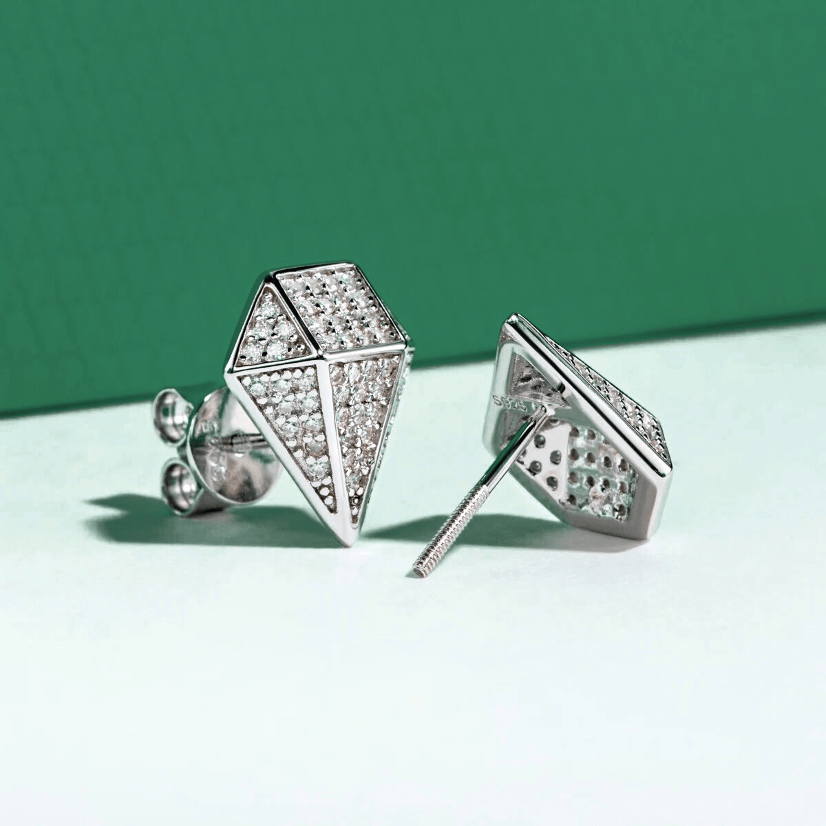 Brinco Prisma com Moissanite – Prata 925