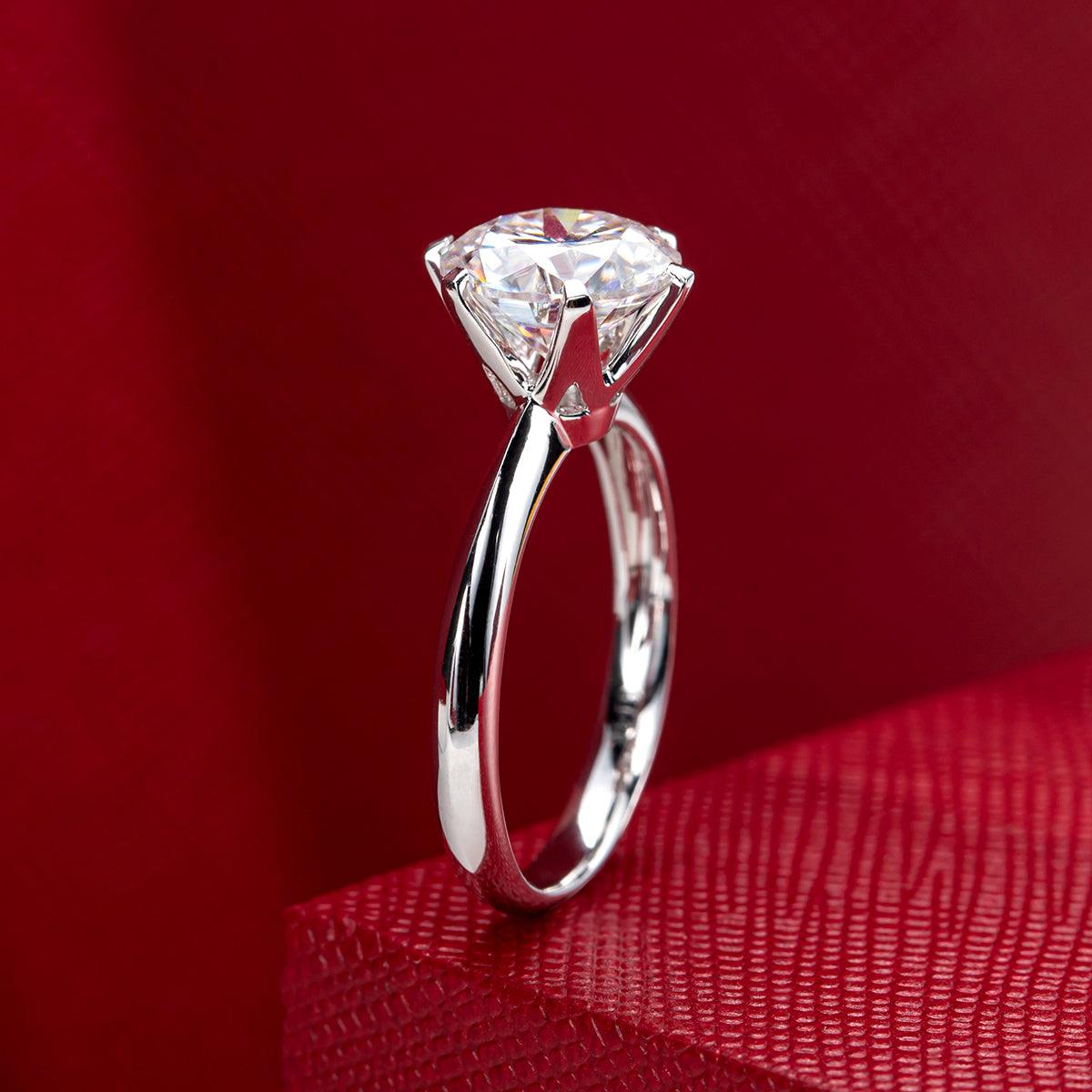 Anel Solitário com Moissanite Brilhante – Prata 925