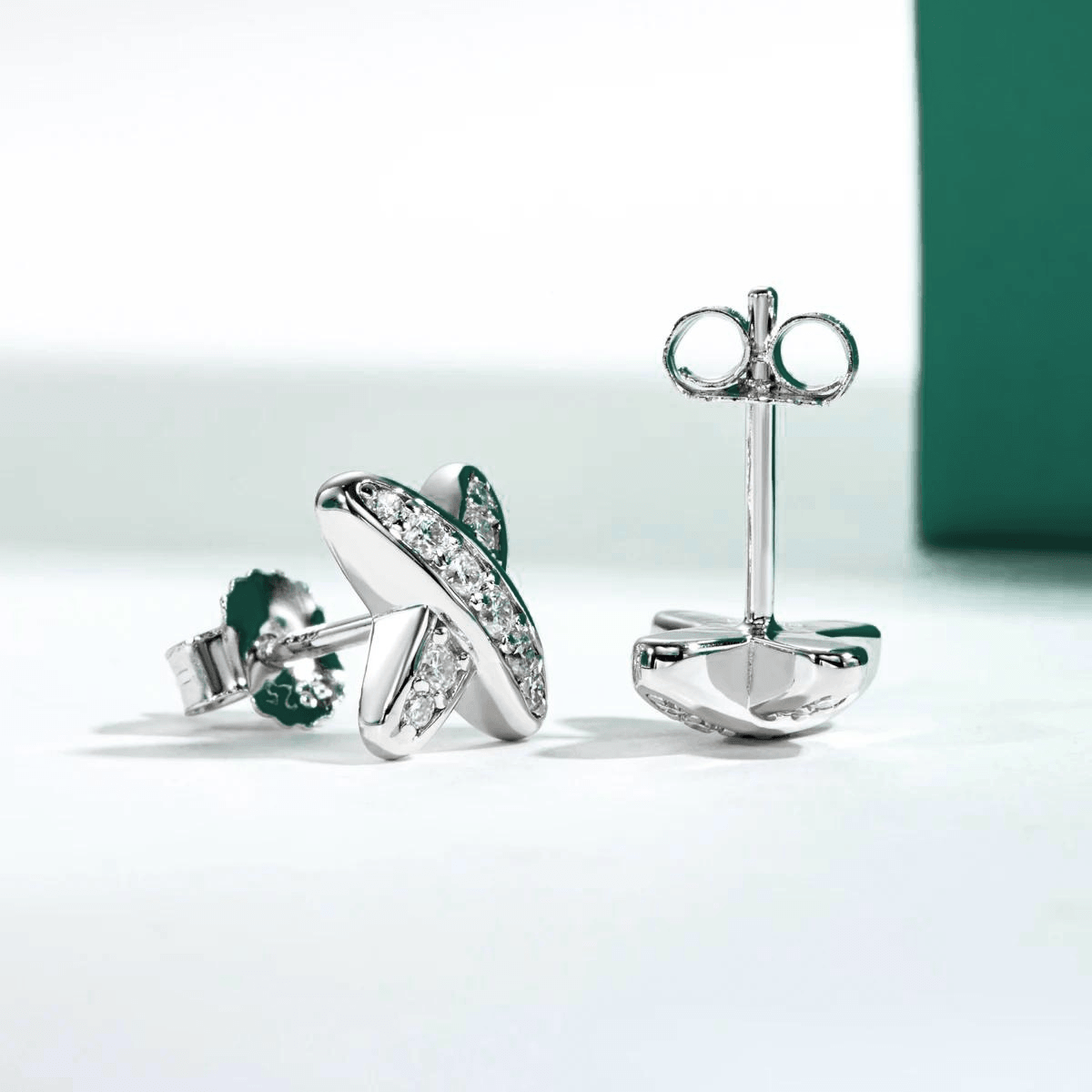 Brinco Cruz com Moissanite – Prata 925