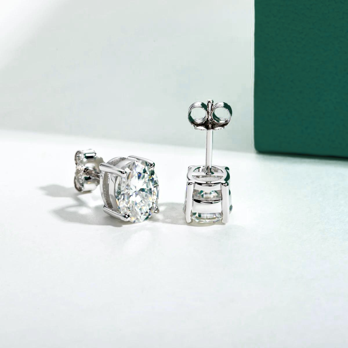 Brinco Oval com Moissanite – Ouro 10k