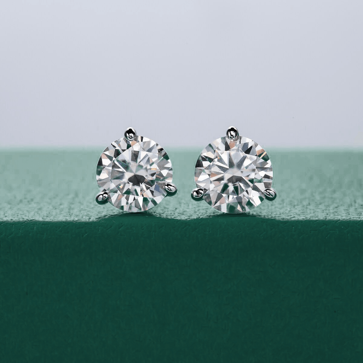 Brinco Solitário 3 Garras com Moissanite – Prata 925