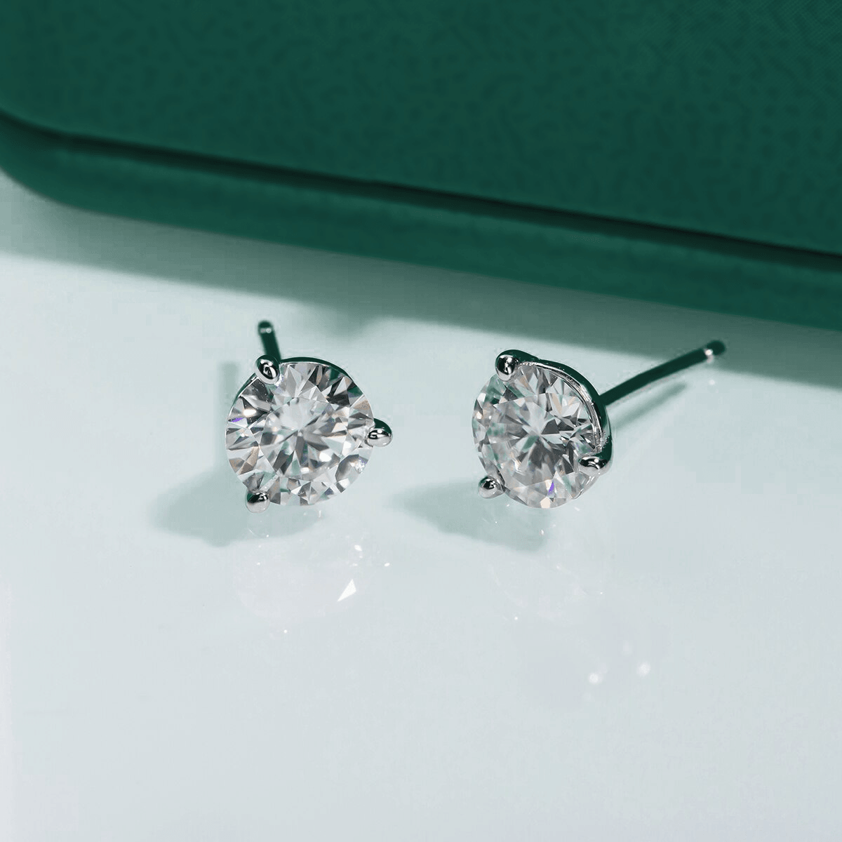 Brinco Solitário 3 Garras com Moissanite – Prata 925
