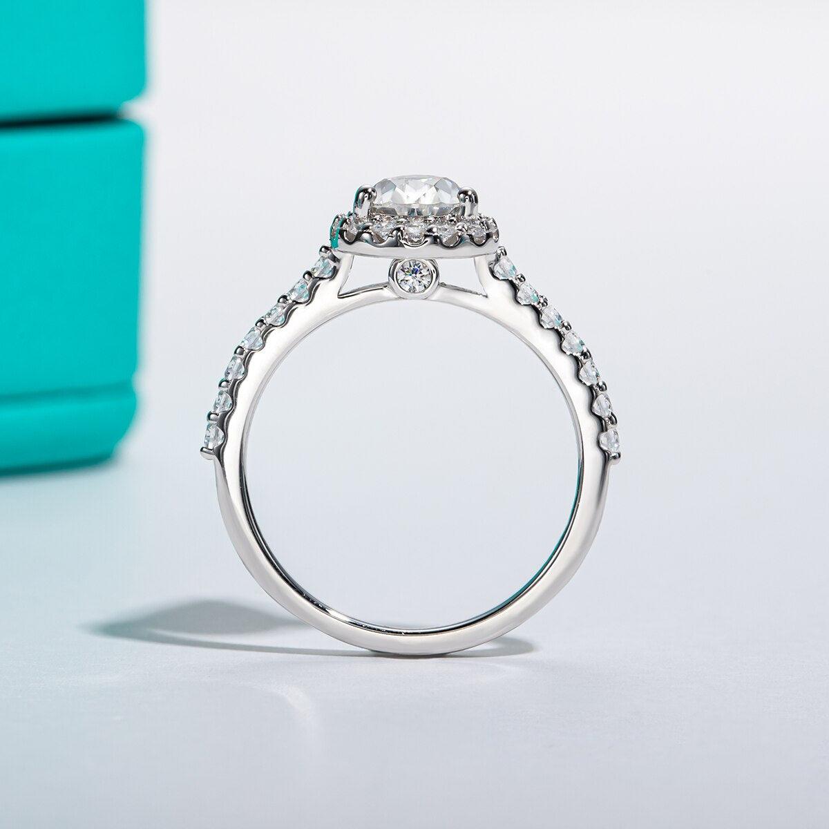 Anel Gota com Moissanite Cravejado – Ouro Branco 18k