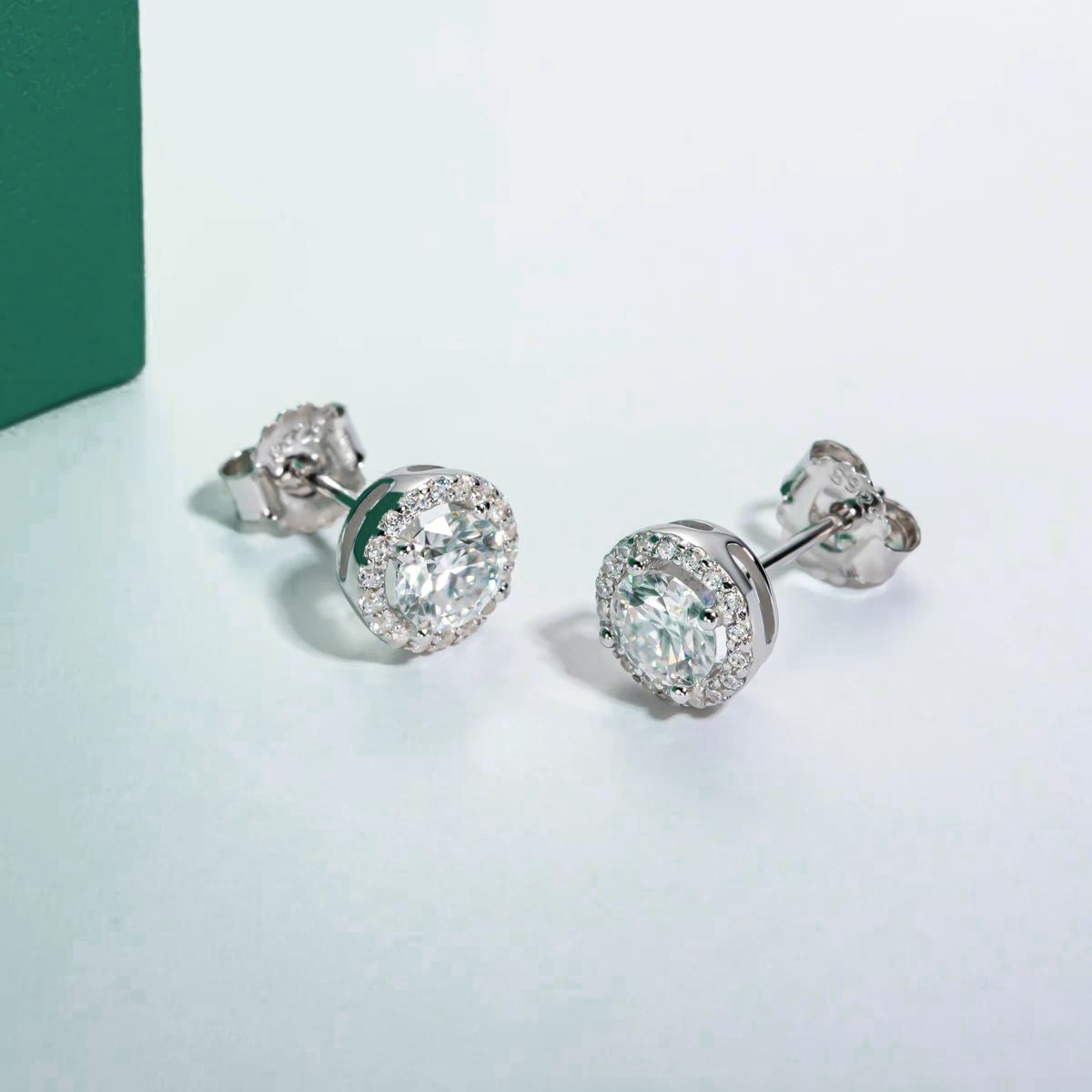 Brinco Ponto de Luz Cravejado com Moissanite – Prata 925