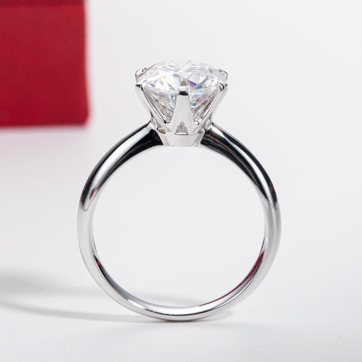 Anel Solitário com Moissanite Brilhante – Prata 925