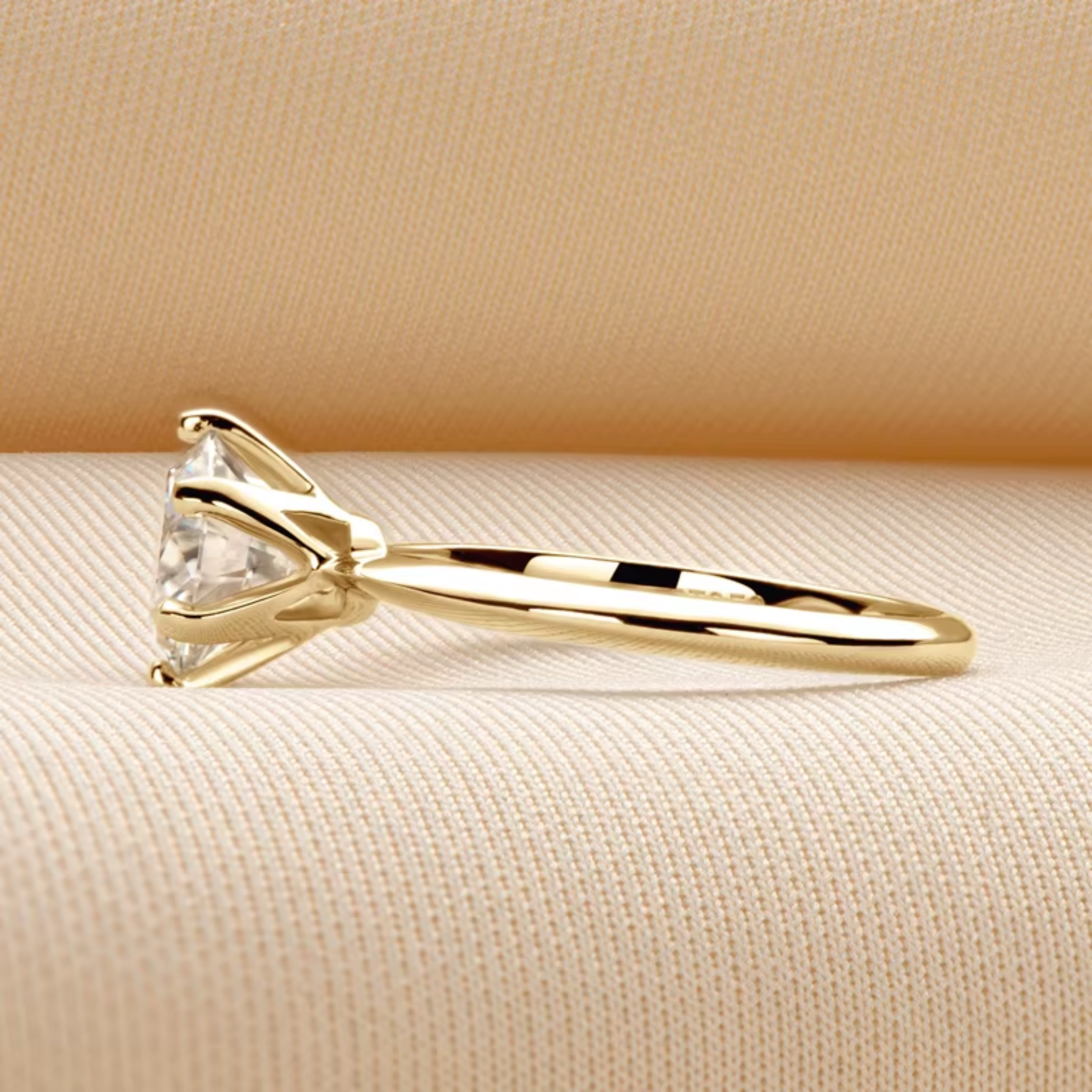 Anel Solitário Moissanite Brilho e Sofisticação - Ouro 18k