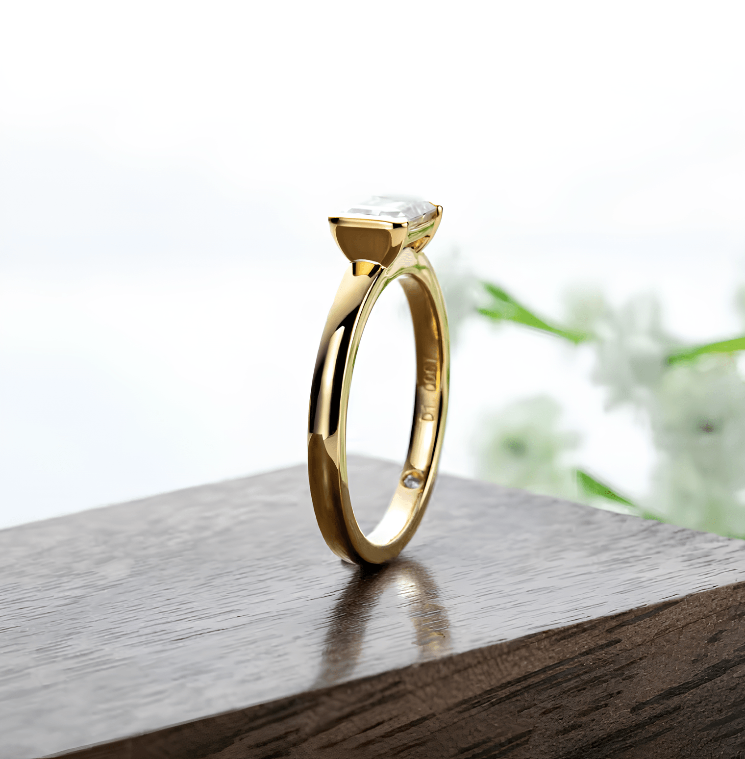 Anel Soft Esmeralda com Moissanite – Ouro Amarelo 18k