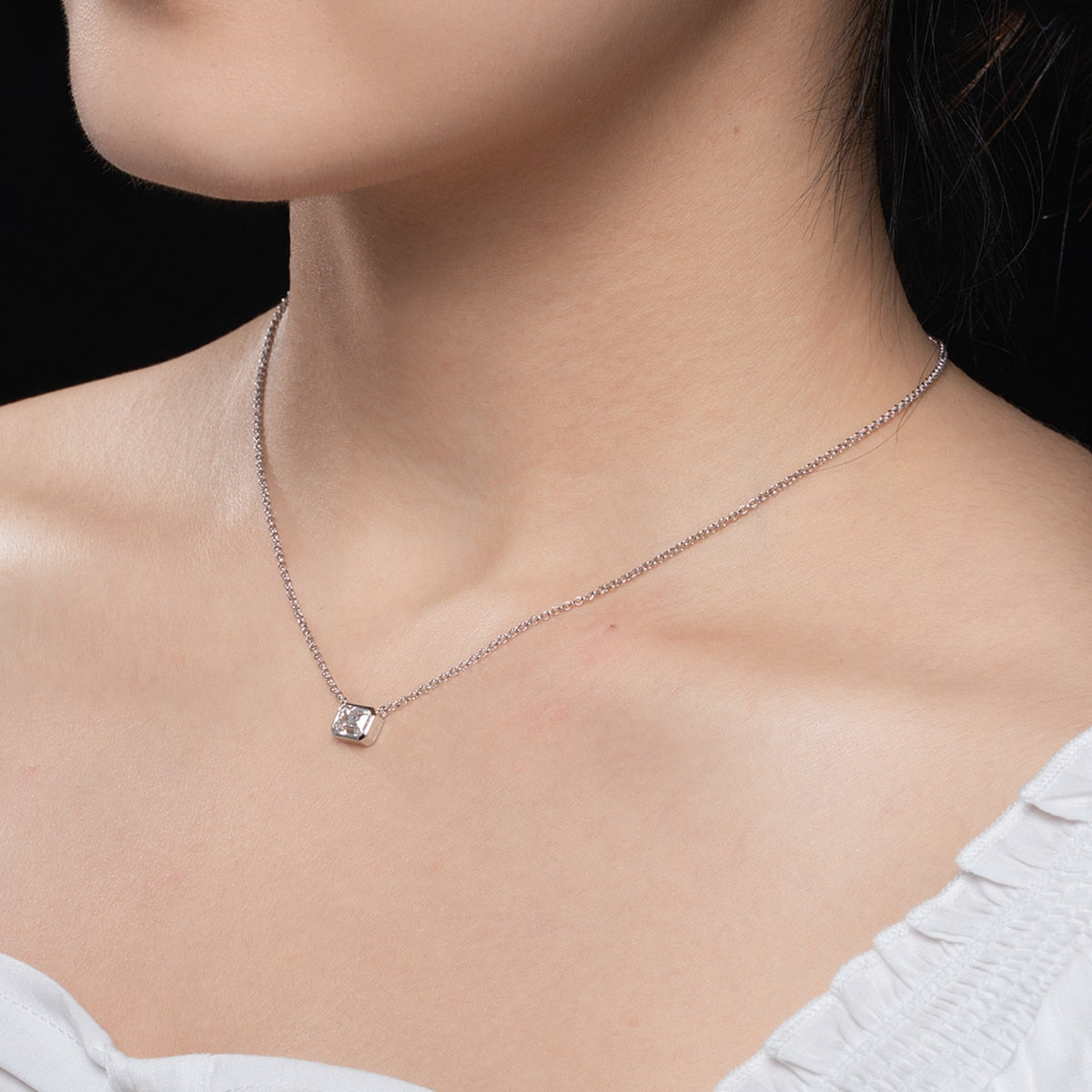 Colar Elara com Moissanite – Ouro Branco 18k