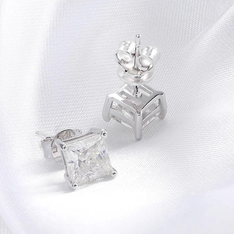 Brinco Solitário Princess com Moissanite – Prata 925