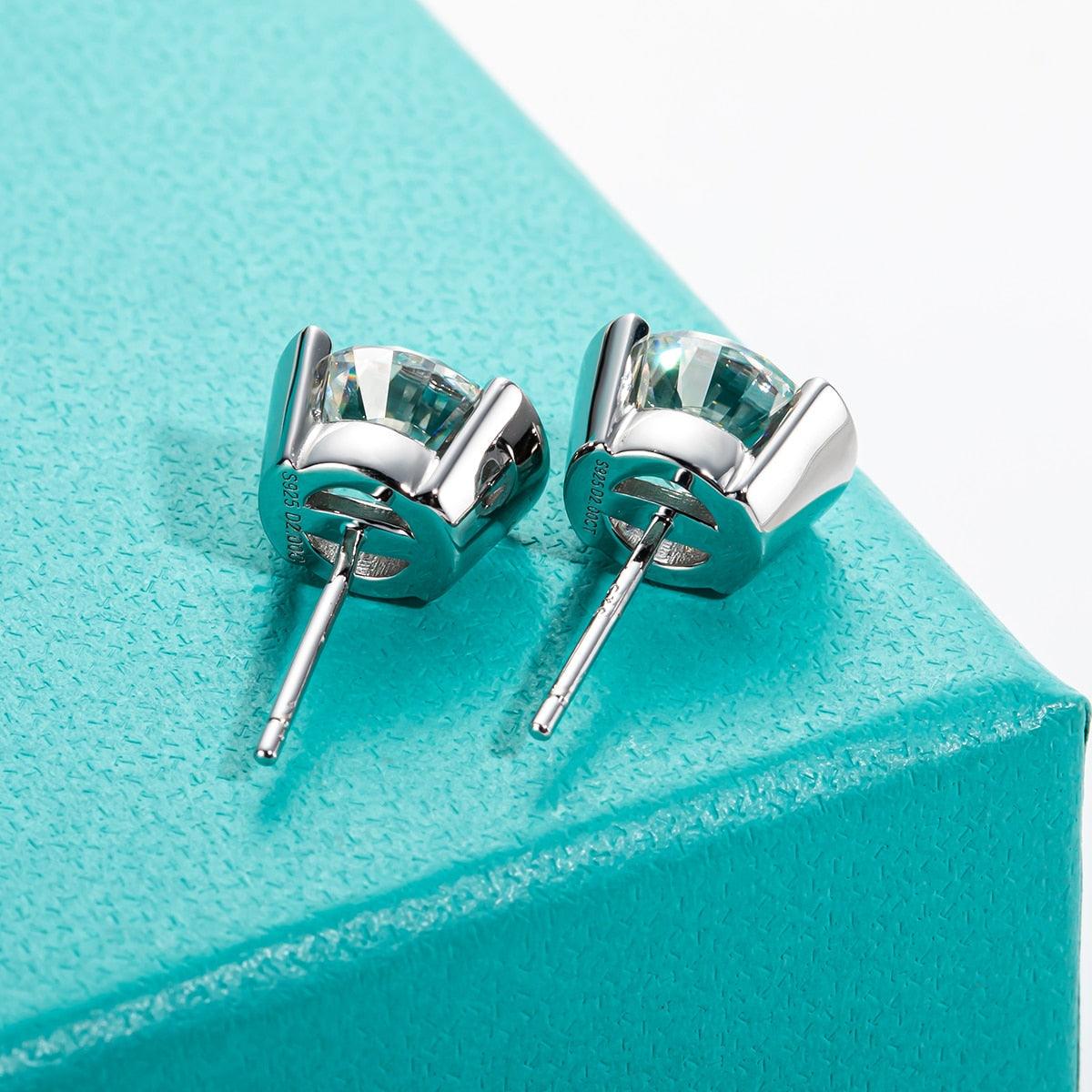 Brinco Ponto de Luz com Moissanite