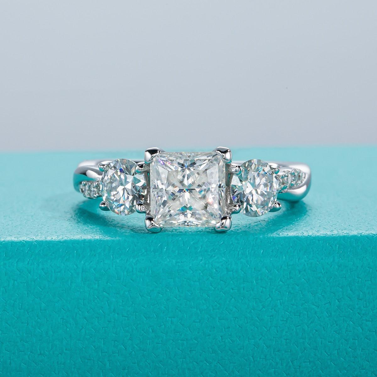Anel Laço de Luz com Moissanite - Ouro Branco 18k