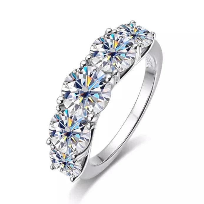 Anel Penta Brilhante com Moissanite – Ouro Branco 18k
