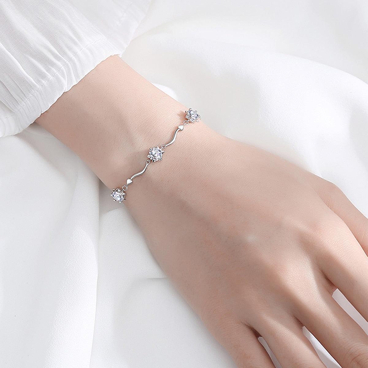 Pulseira Flor do Amor com Moissanites – Ouro Branco 14k
