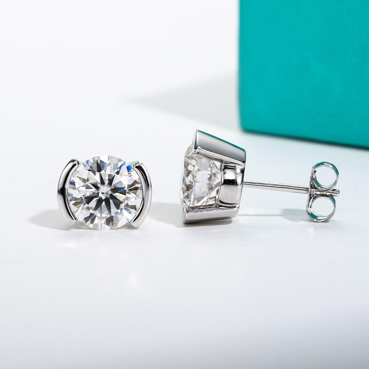 Brinco Ponto de Luz com Moissanite