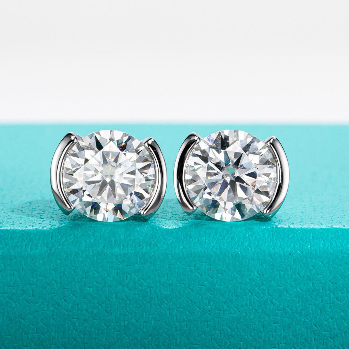 Brinco Ponto de Luz com Moissanite