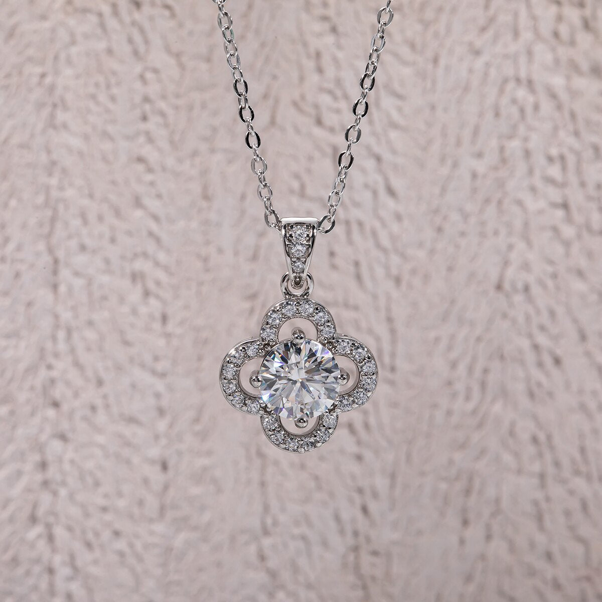 Colar Flower com Moissanite – Ouro Branco 18k