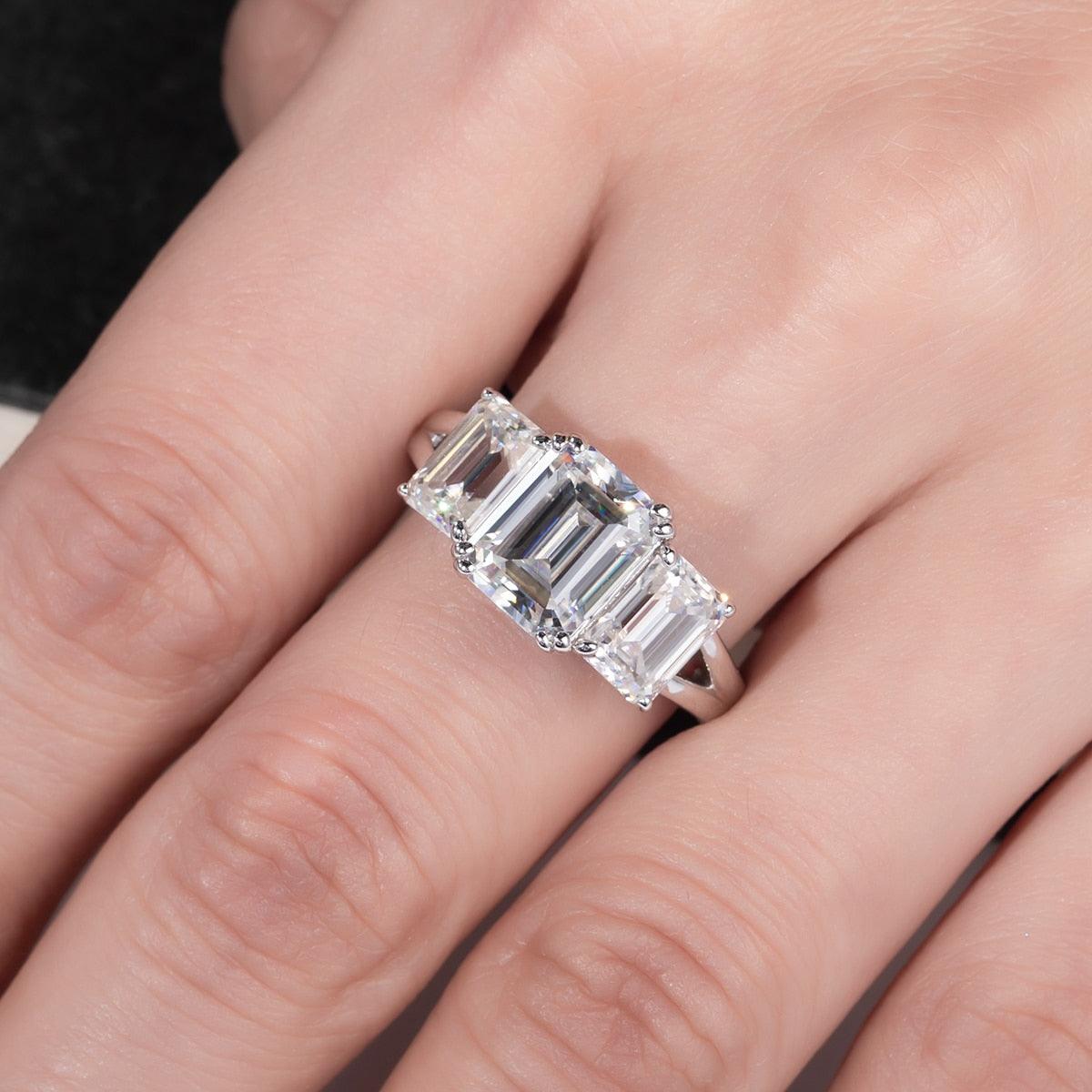 Anel Trinity com Esmeralda Moissanite – Prata 925