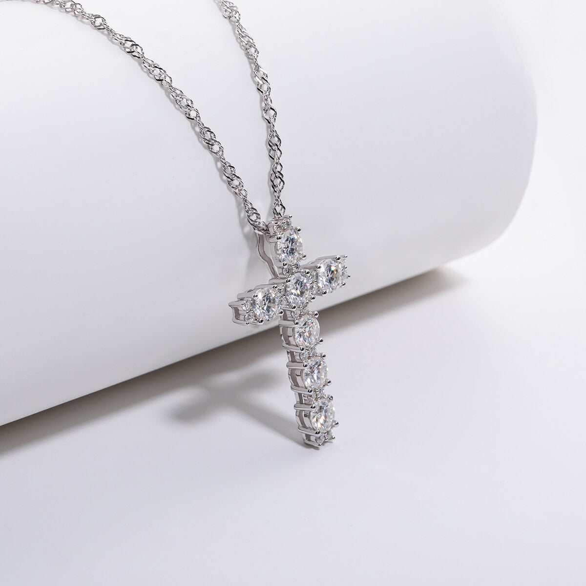 Colar Cruz com Moissanite – Prata 925