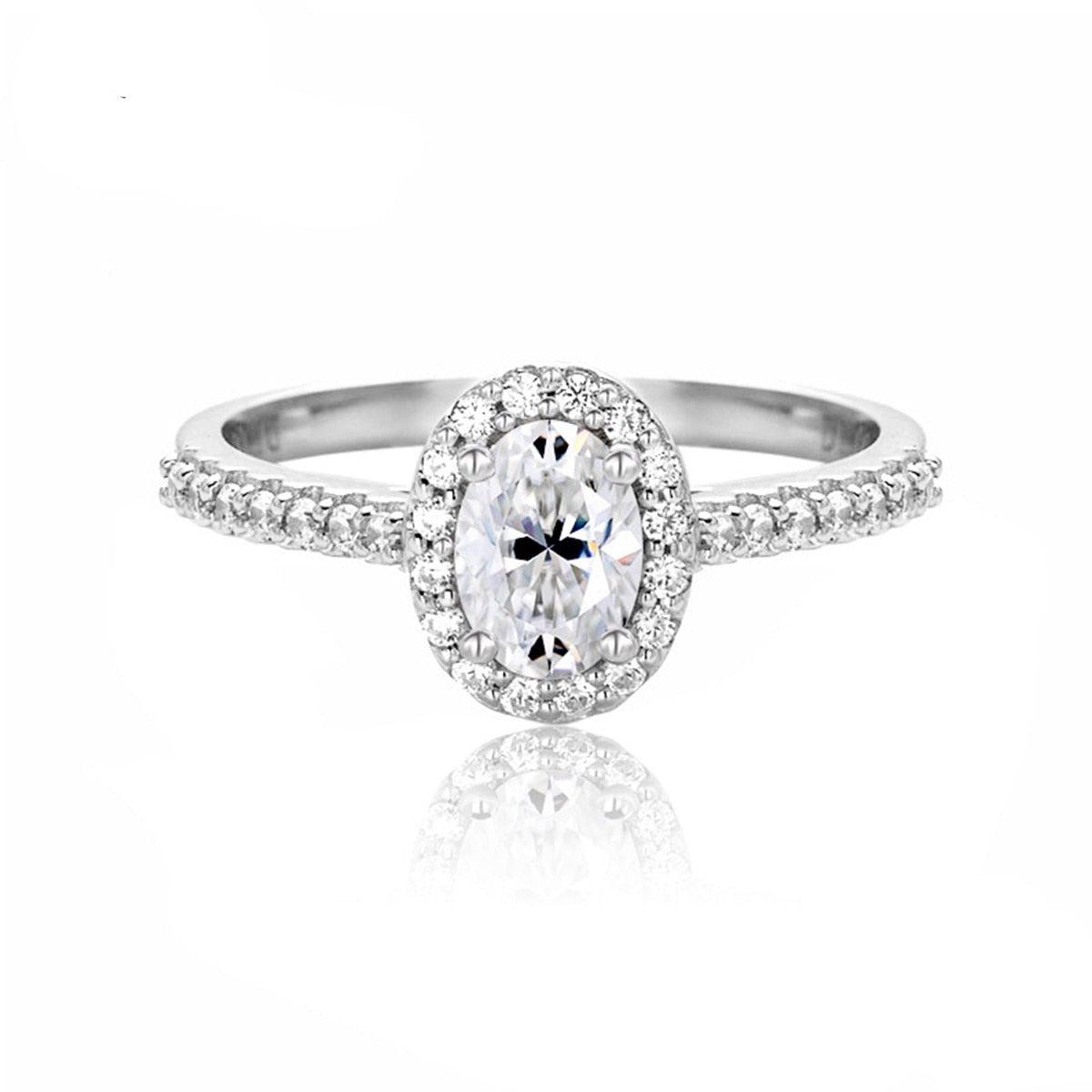 Anel Oval Halo com Moissanite – Ouro Branco 18k