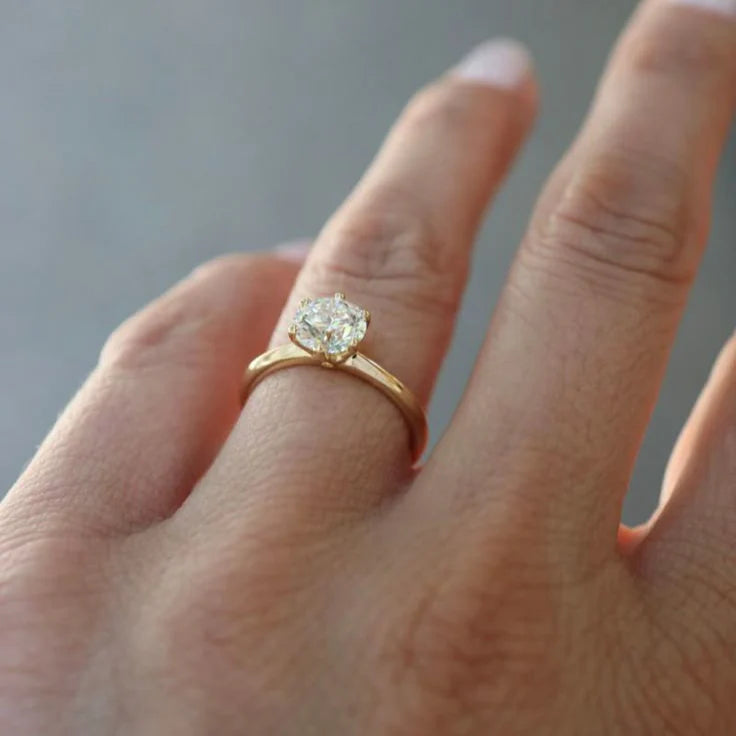 Anel Solitário Moissanite Brilho e Sofisticação - Ouro 18k