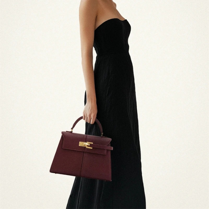 Bolsa Feminina de Couro Transversal Com Fecho Dourado – Anne