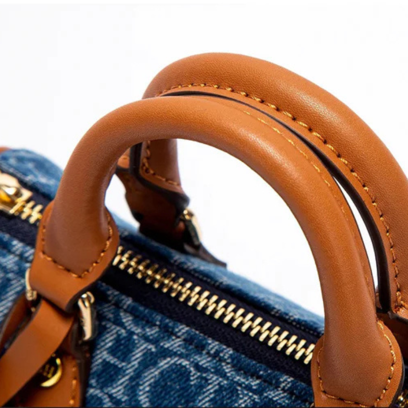 Bolsa Baú Feminina Jeans Azul com Detalhes em Couro - Júlia