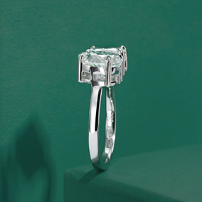 Anel Radiant com Moissanite – Ouro Branco 18k