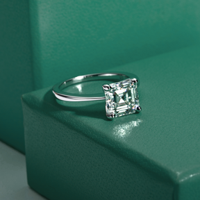 Anel Solitário Aisling com Moissanite – Ouro Branco 18k