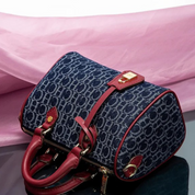 Bolsa Baú Feminina Jeans Azul com Detalhes em Couro - Júlia