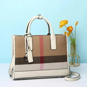 Bolsa Tote Feminina Xadrez Clássica em Tecido e Couro Caramelo - Elegante