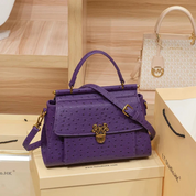 Bolsa Feminina de Couro Legitimo com Fecho Dourado Detalhado - Elen