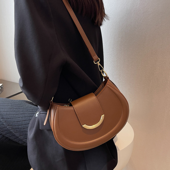 Bolsa Transversal Feminina Estilo Meia-Lua Com Alça Longa e Fecho Dourado - Lorena