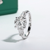 Anel Tríade Brilhante com Moissanite – Ouro Branco 18k