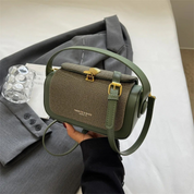 Bolsa de Ombro Feminina com Textura Fina e Fechamento de Metal Sofisticado Viena Lux
