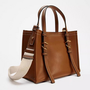 Bolsa Feminina Casual em Couro com Alça de Ombro em Tecido e Detalhes em Fivela - Fernanda