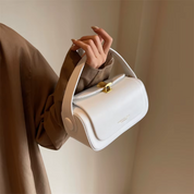 Bolsa de Ombro Feminina com Textura Fina e Fechamento de Metal Sofisticado Viena Lux