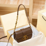 Bolsa Transversal de Couro com Alça de Corrente Dourada e Fecho Metálico Luxo - Lidu