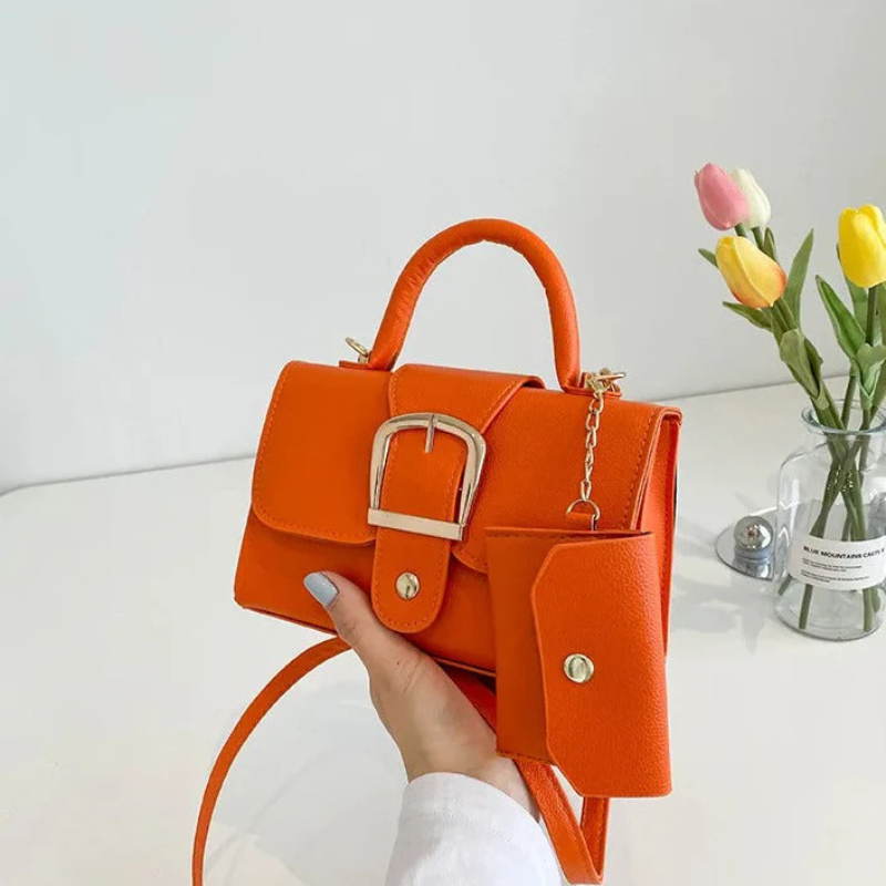 Bolsa Feminina de Couro Compacta Com Carteira - Daiane