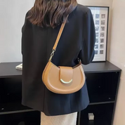 Bolsa Transversal Feminina Estilo Meia-Lua Com Alça Longa e Fecho Dourado - Lorena
