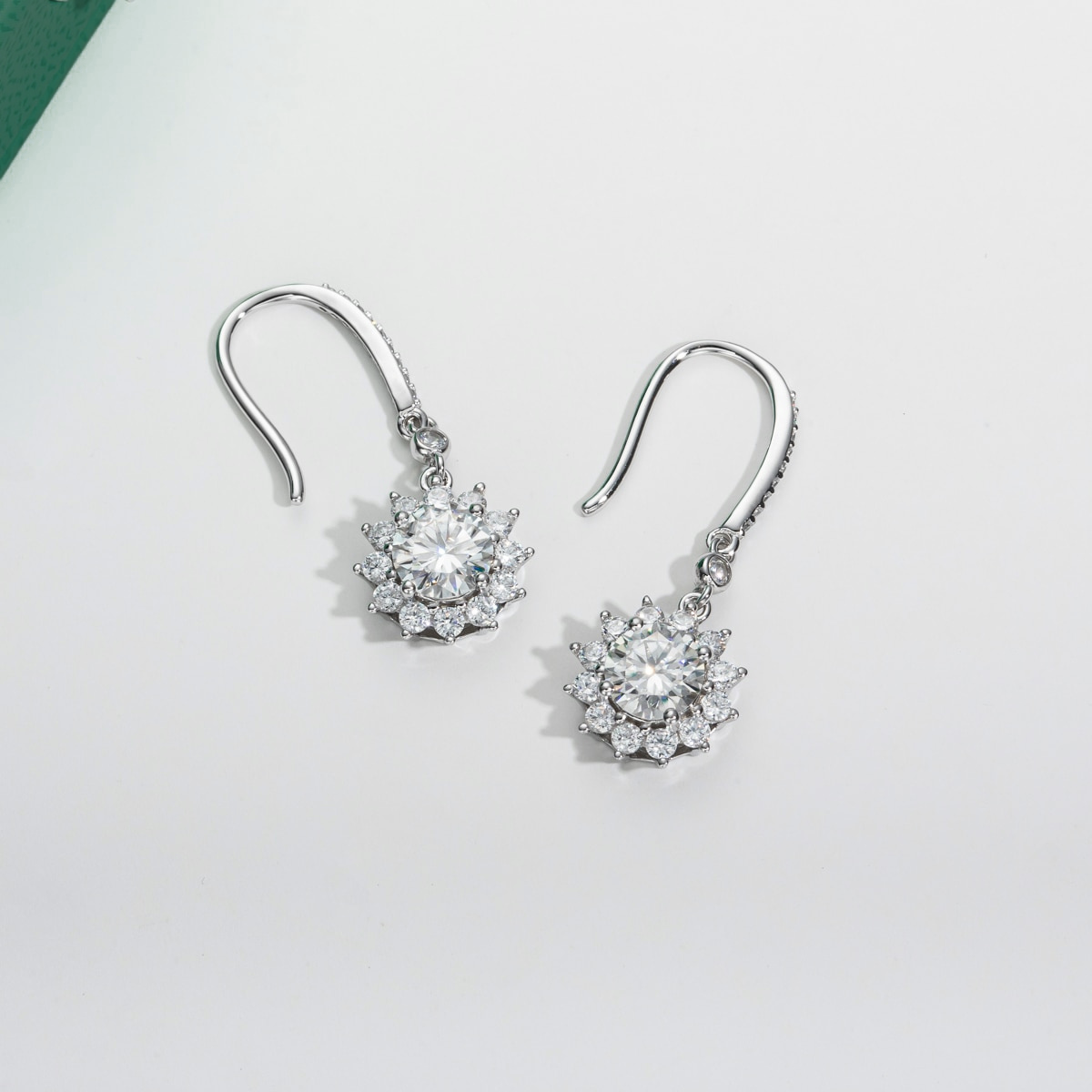 Brinco Gota Girassol com Moissanite – Prata 925