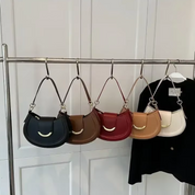 Bolsa Transversal Feminina Estilo Meia-Lua Com Alça Longa e Fecho Dourado - Lorena