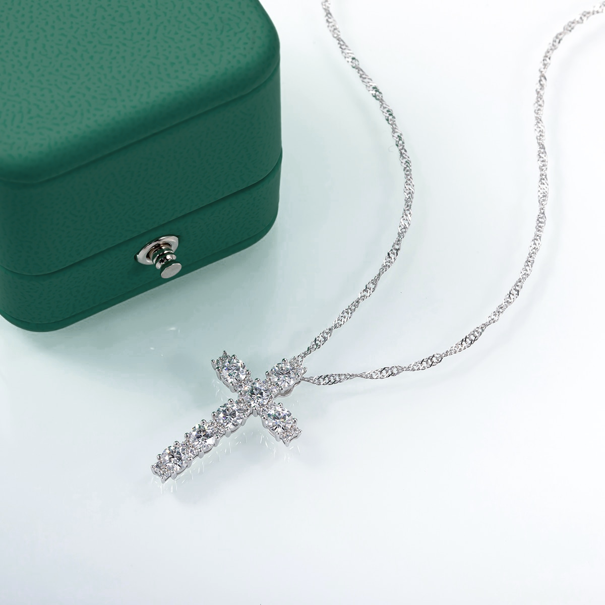 Colar Cruz com Moissanite – Prata 925
