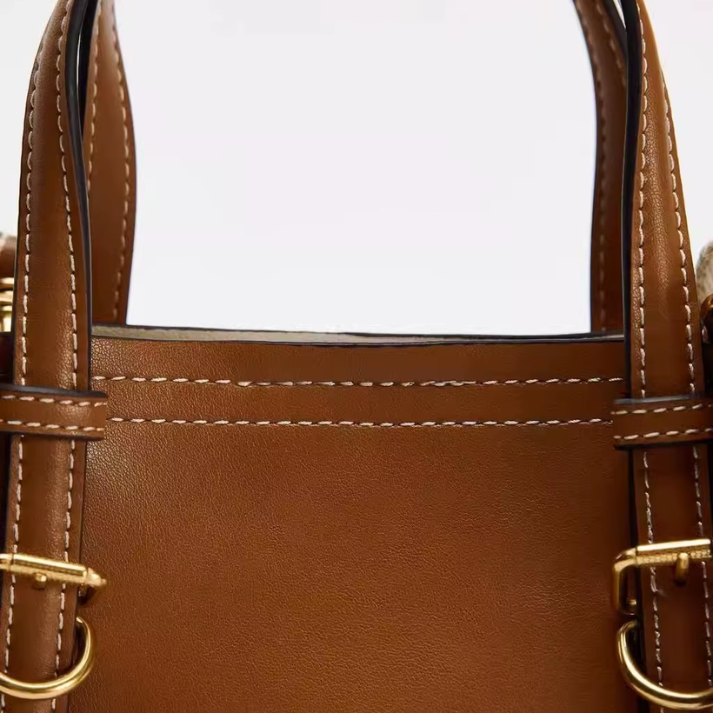 Bolsa Feminina Casual em Couro com Alça de Ombro em Tecido e Detalhes em Fivela - Fernanda