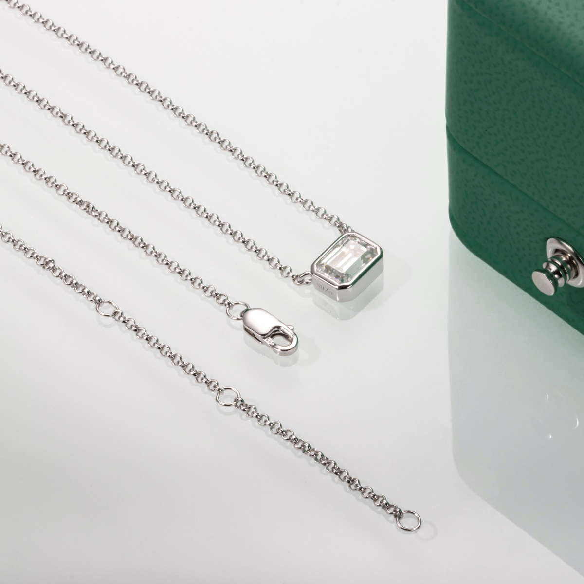 Colar Elara com Moissanite – Ouro Branco 18k