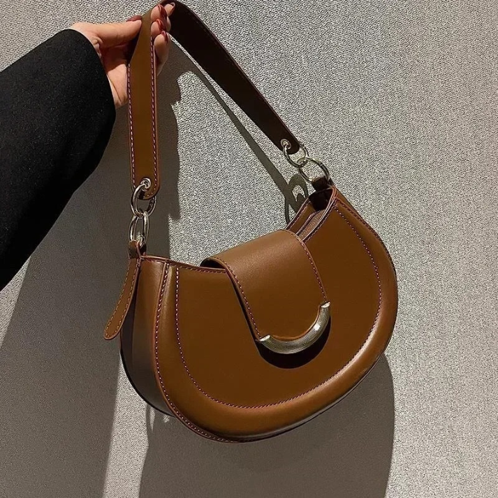 Bolsa Transversal Feminina Estilo Meia-Lua Com Alça Longa e Fecho Dourado - Lorena