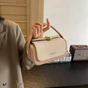 Bolsa de Ombro Feminina com Textura Fina e Fechamento de Metal Sofisticado Viena Lux