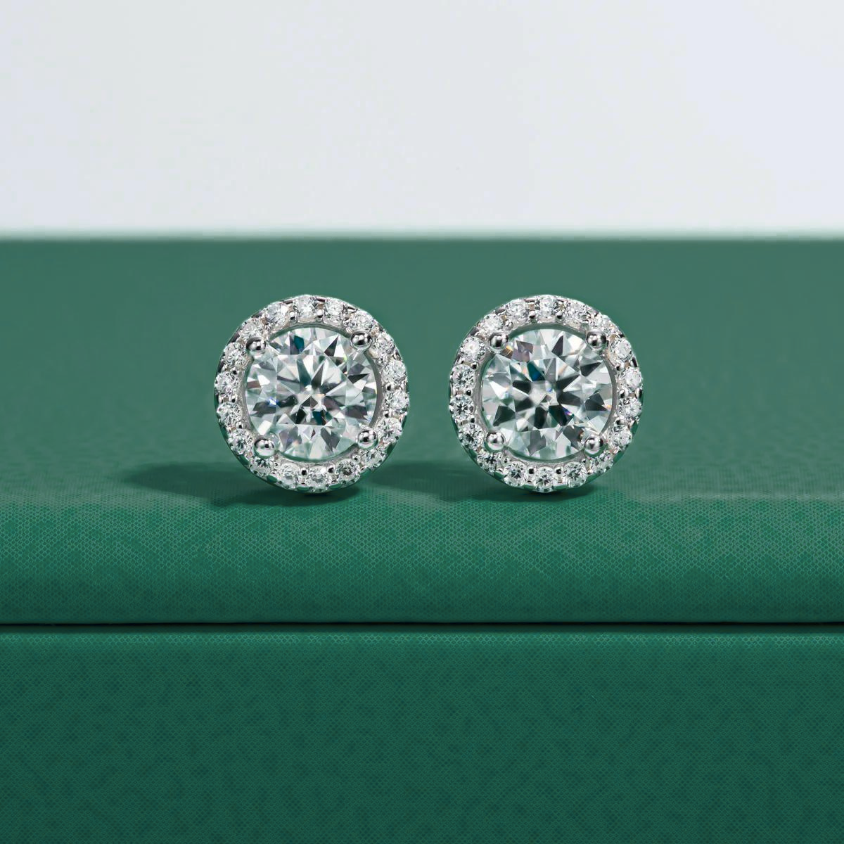 Brinco Ponto de Luz Cravejado com Moissanite – Prata 925