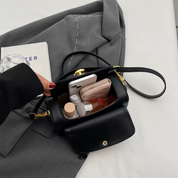 Bolsa de Ombro Feminina com Textura Fina e Fechamento de Metal Sofisticado Viena Lux